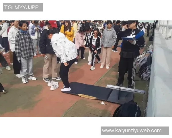 四川教练组集体罢工球员自发训练并将于周五前往青岛体测